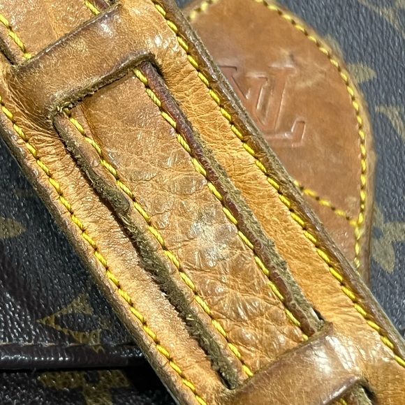 Authentic LOUIS VUITTON shoulder bag - Picture 6 of 16